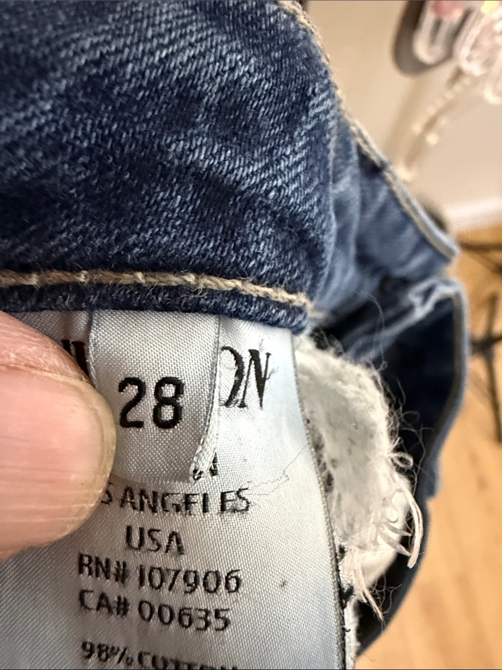 HUDSON Jeans Size 28 - Picture 6 of 6